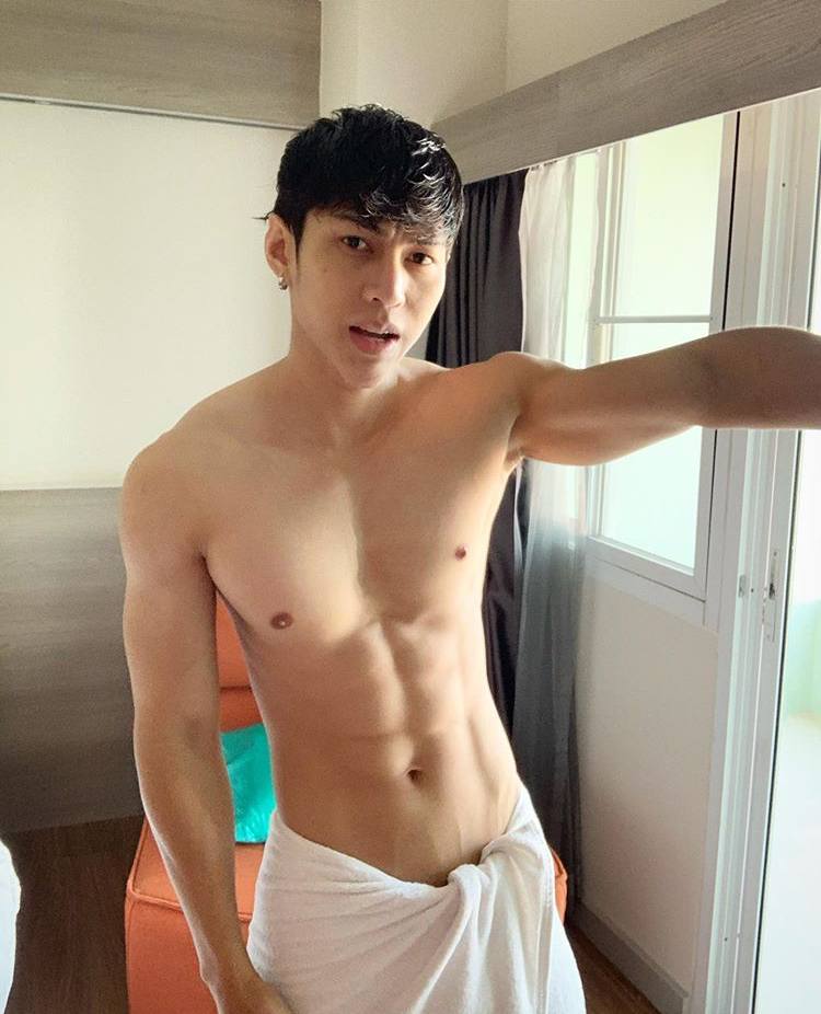 รวมหนุ่มขี้ร้อน