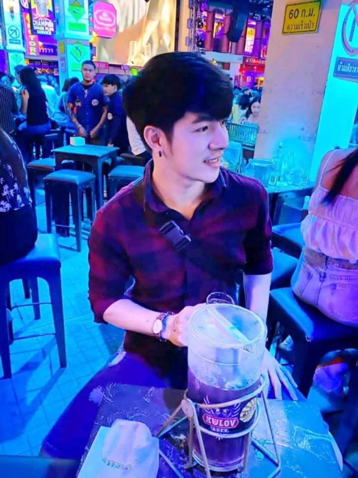 นายจะถอดเอง(หรือ)จะให้เราถลก