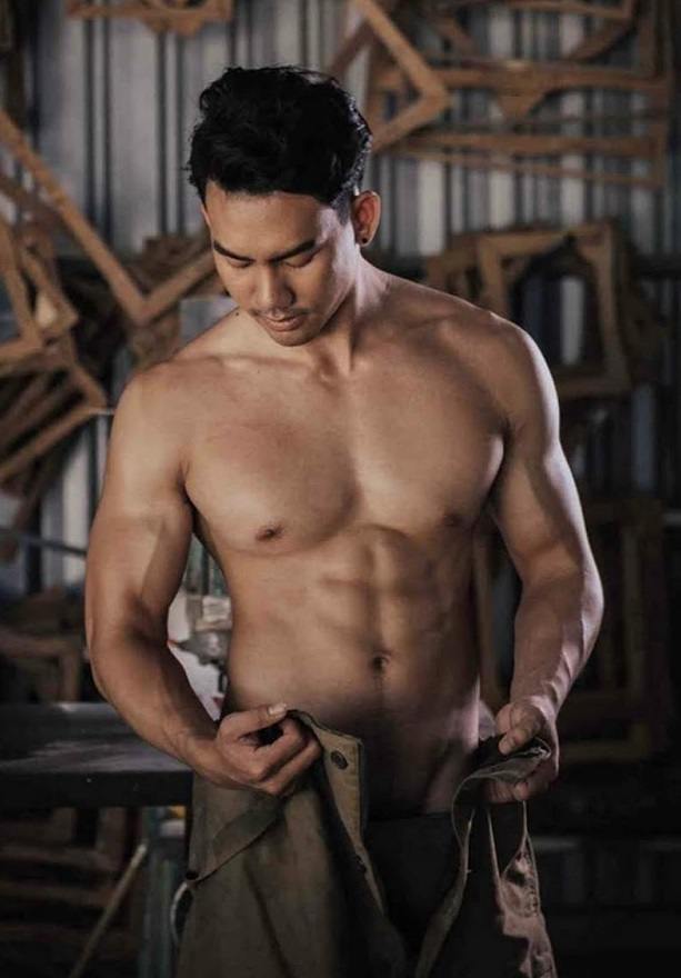 หนุ่มหล่อขึ้นปก 566.2