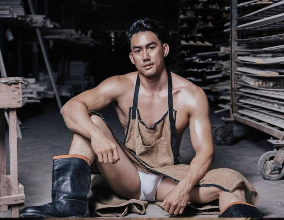 หนุ่มหล่อขึ้นปก 566.2