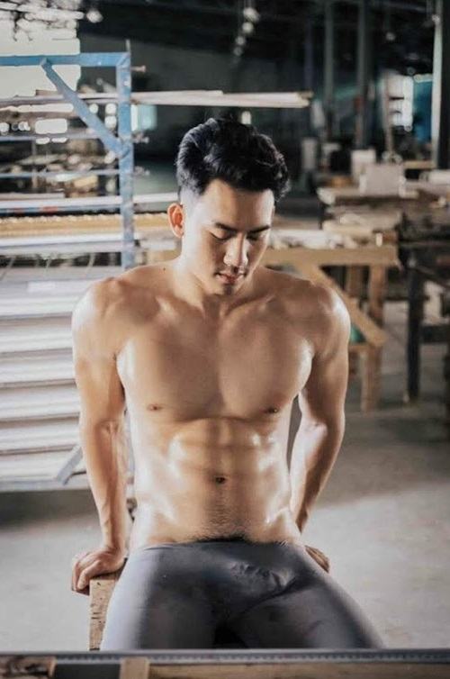หนุ่มหล่อขึ้นปก 566.2