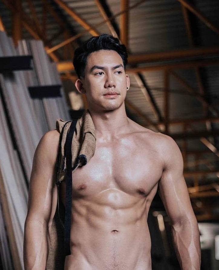 หนุ่มหล่อขึ้นปก 566.3