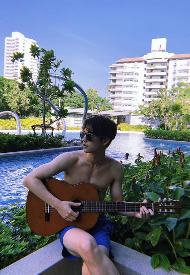 ไบร์ท วชิรวิชญ์ นักแสดงลูกครึ่งไทย-อเมริกัน ขวัญใจมหาชน