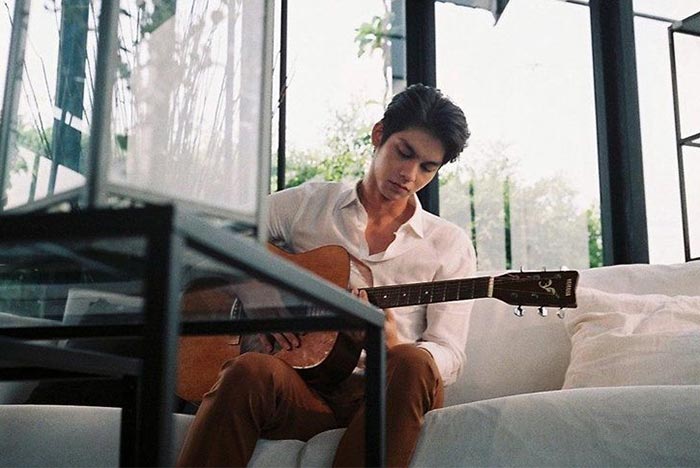ไบร์ท วชิรวิชญ์ นักแสดงลูกครึ่งไทย-อเมริกัน ขวัญใจมหาชน