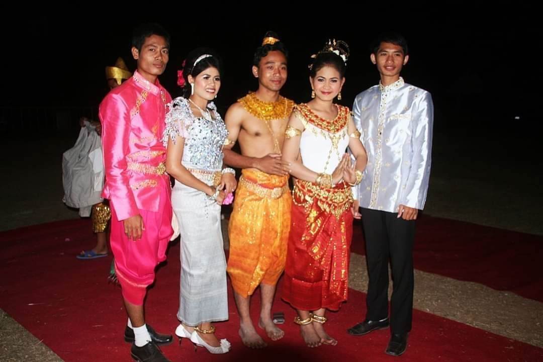 Cambodia national costume (សំពត់) 🇰🇭