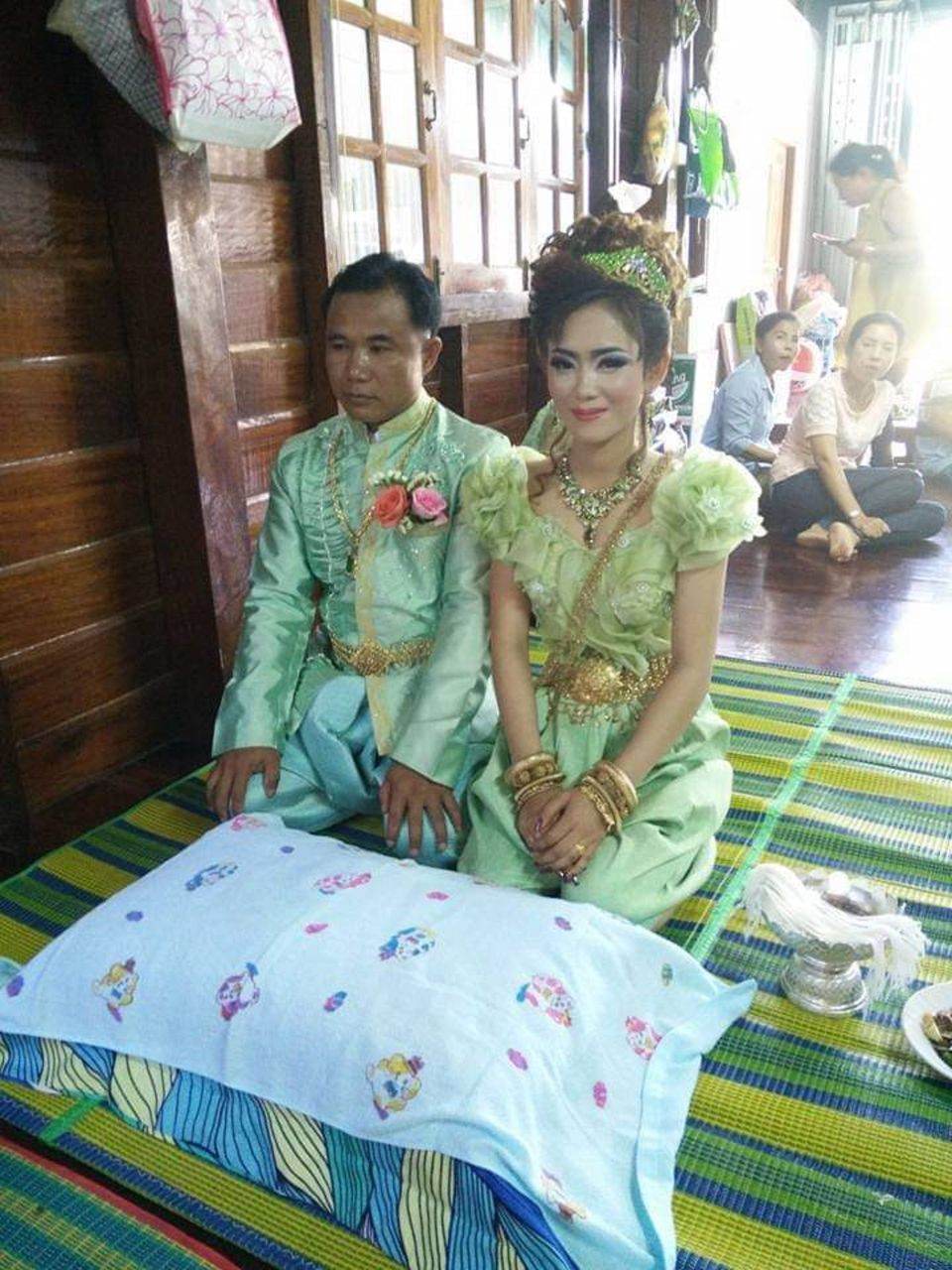 Cambodia national costume (សំពត់) 🇰🇭