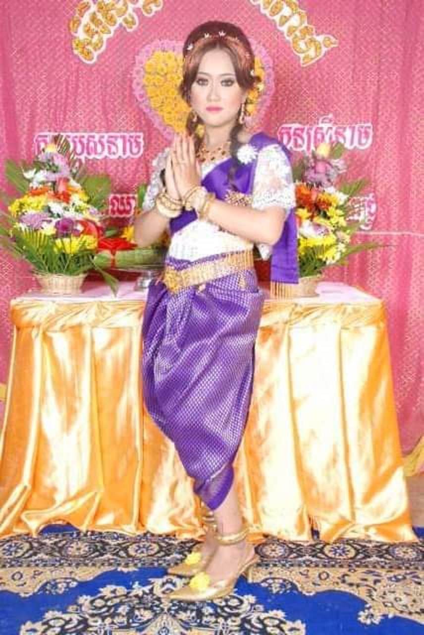 Cambodia national costume (សំពត់) 🇰🇭
