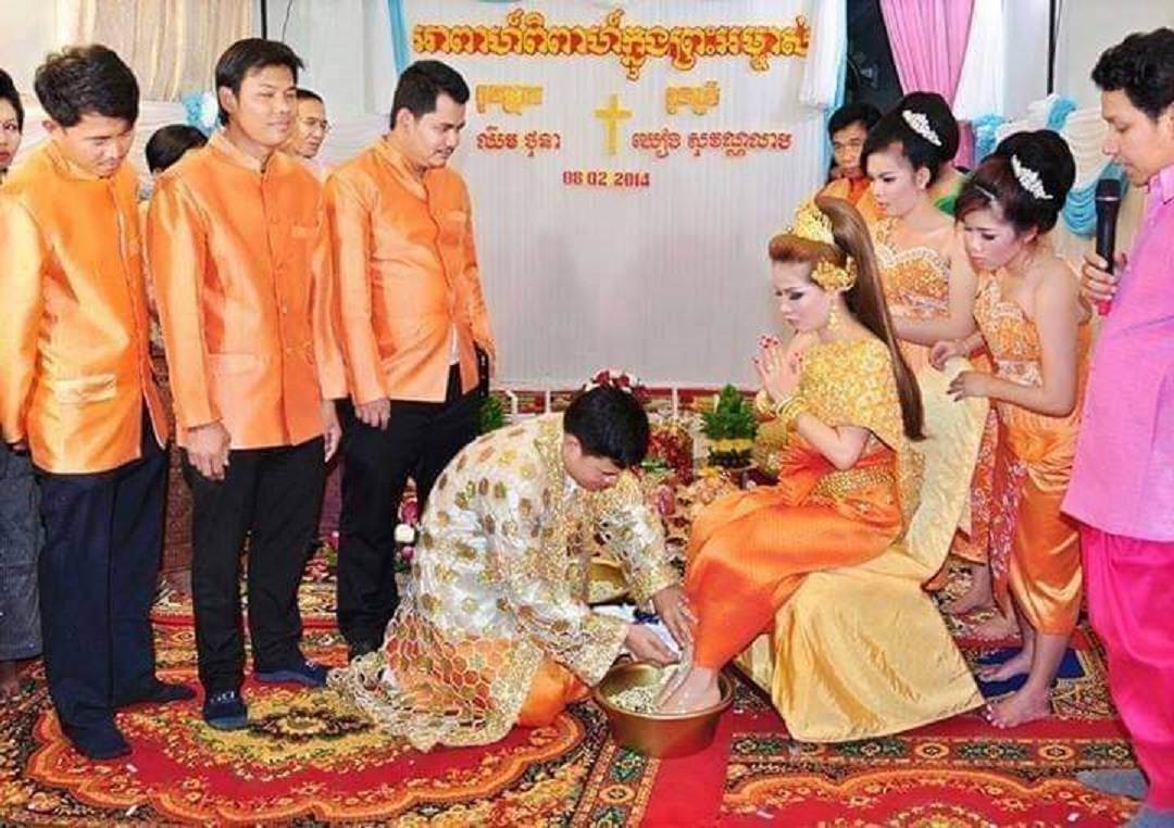 Cambodia national costume (សំពត់) 🇰🇭