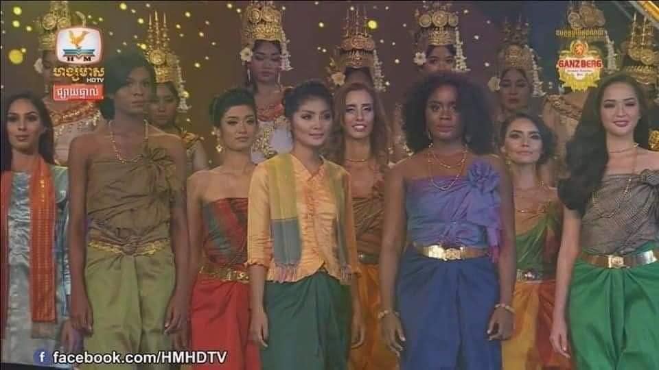 Cambodia national costume (សំពត់) 🇰🇭
