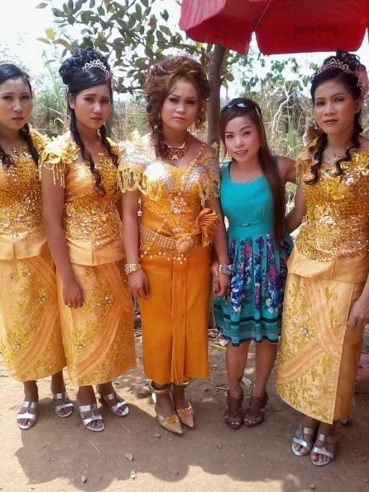 Cambodia national costume (សំពត់) 🇰🇭