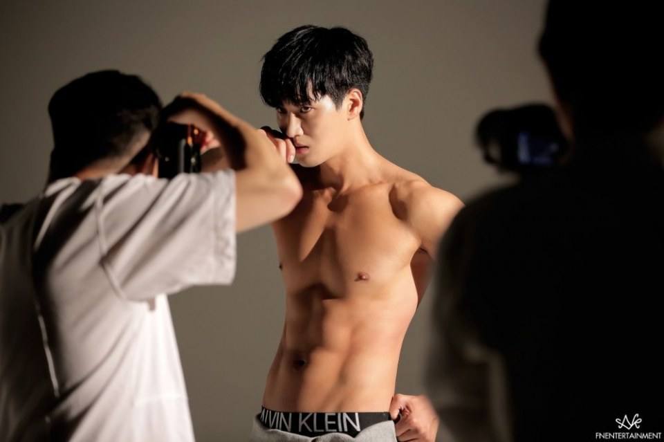 ถอดโชว์ประปราย /23/