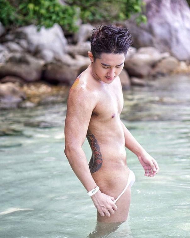 อากาศร้อน..นายควรนอนคว่ำหน้านะ