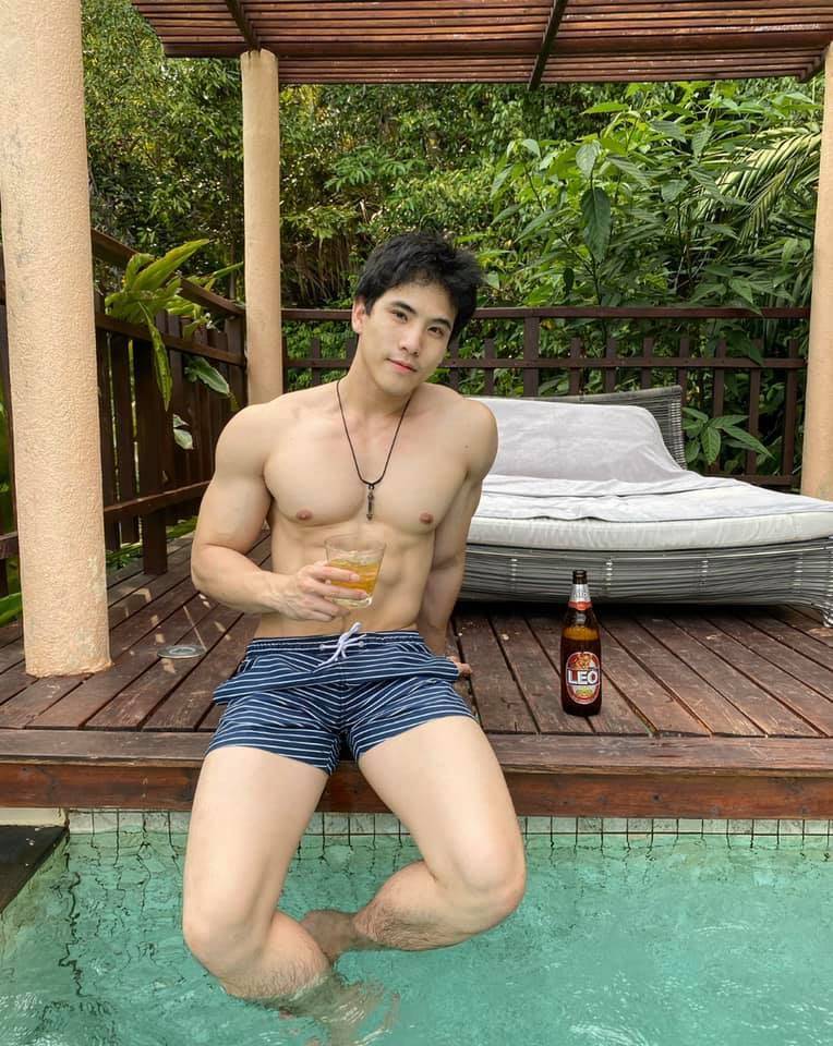 กักตัวให้แซ่บ