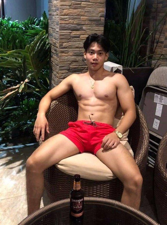 male body 222