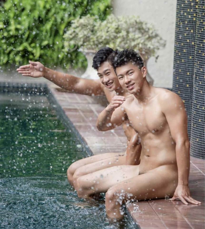 หนุ่มหล่อขึ้นปก 572.1