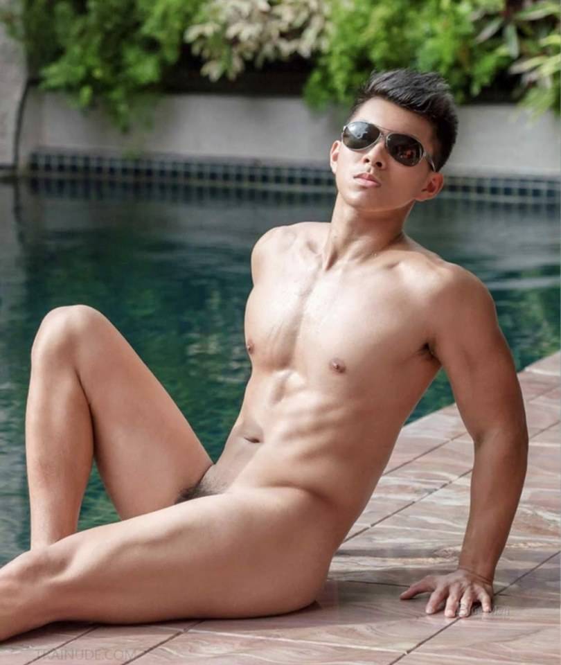 หนุ่มหล่อขึ้นปก 572.1
