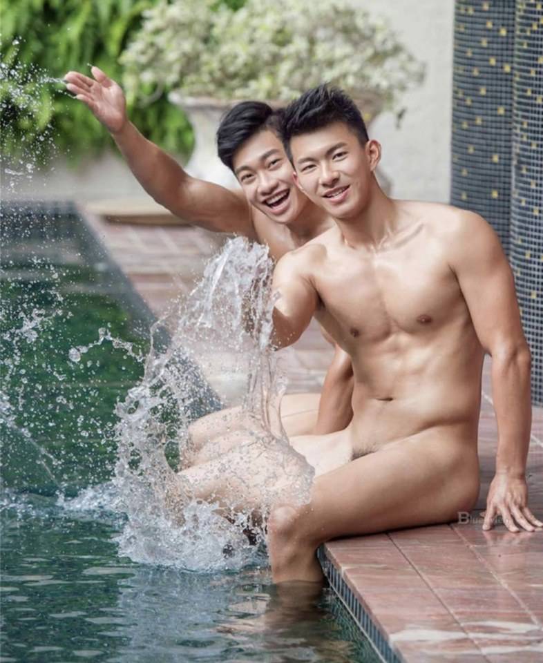 หนุ่มหล่อขึ้นปก 572.1