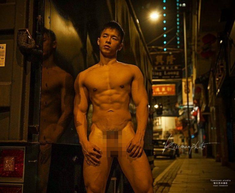 ชุดที่สิบแปด..แดดแรงแฮะเหงื่อเต็มตัวเลย