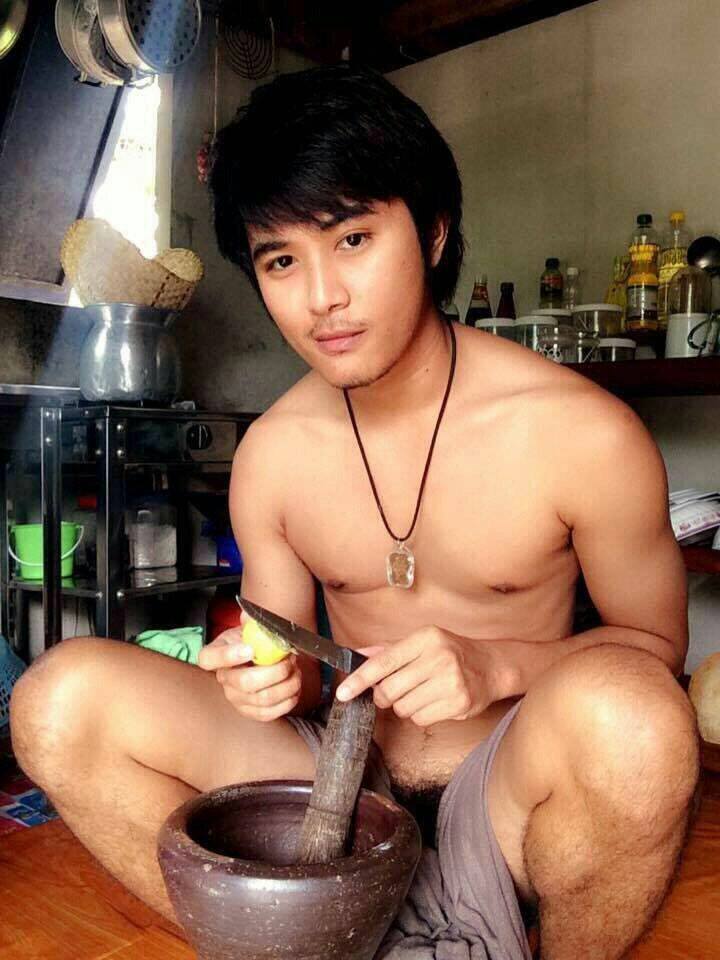 เราพอแล้วกับความรักที่ให้ผู้หญิงคนนี้มาสิบกว่าปี..เพราะฉันจะไปประกวดมิสทิฟฟานี่ในปีนี้ให้ได้และฉันมั่นใจว่าชั้นเริ่ด(เชิดใส่)