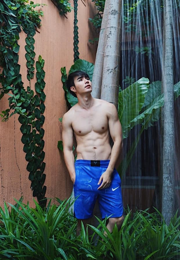 ซี พฤกษ์ หรือ ไฟท์เตอร์ จาก WHY R U THE SERIES เพราะรักใช่เปล่า