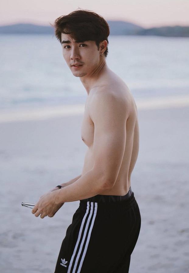 ซี พฤกษ์ หรือ ไฟท์เตอร์ จาก WHY R U THE SERIES เพราะรักใช่เปล่า