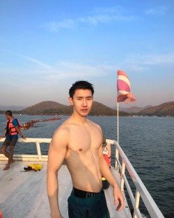 ฟิตเปรี๊ยะ ที่หกสิบเก้า