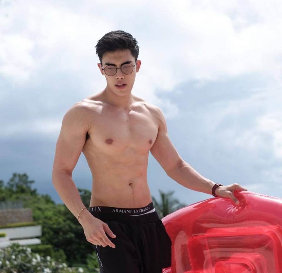 ฟิตเปรี๊ยะ ที่หกสิบเก้า