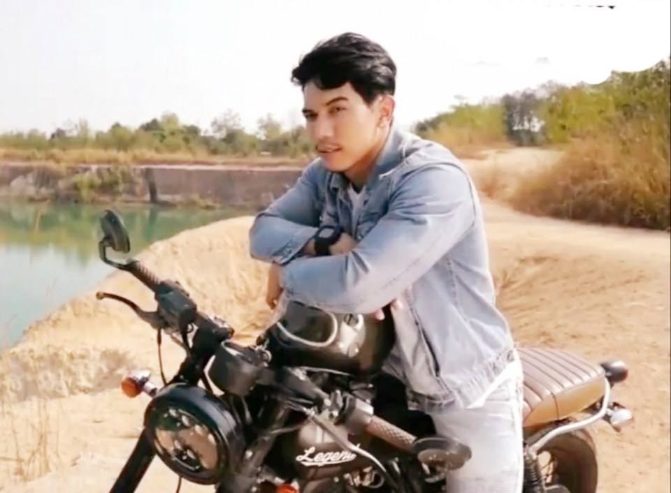 ซ่อมรถสักครู่..นายอยู่เฉยๆหน่อยสิ