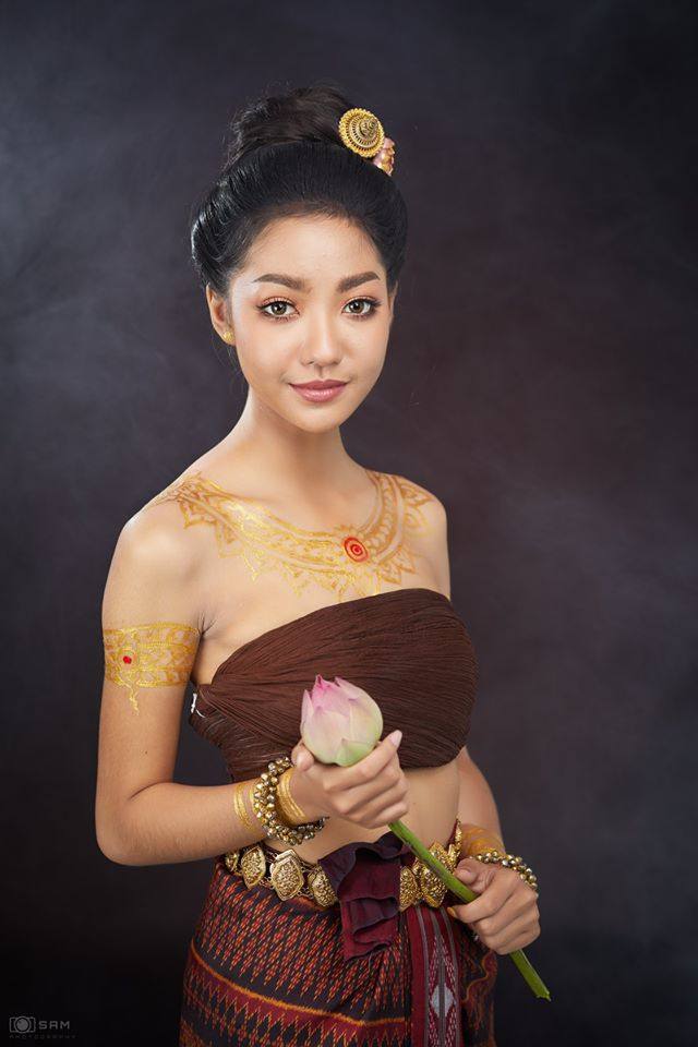 Thai traditional dress, ชุดพื้นเมืองอีสาน
