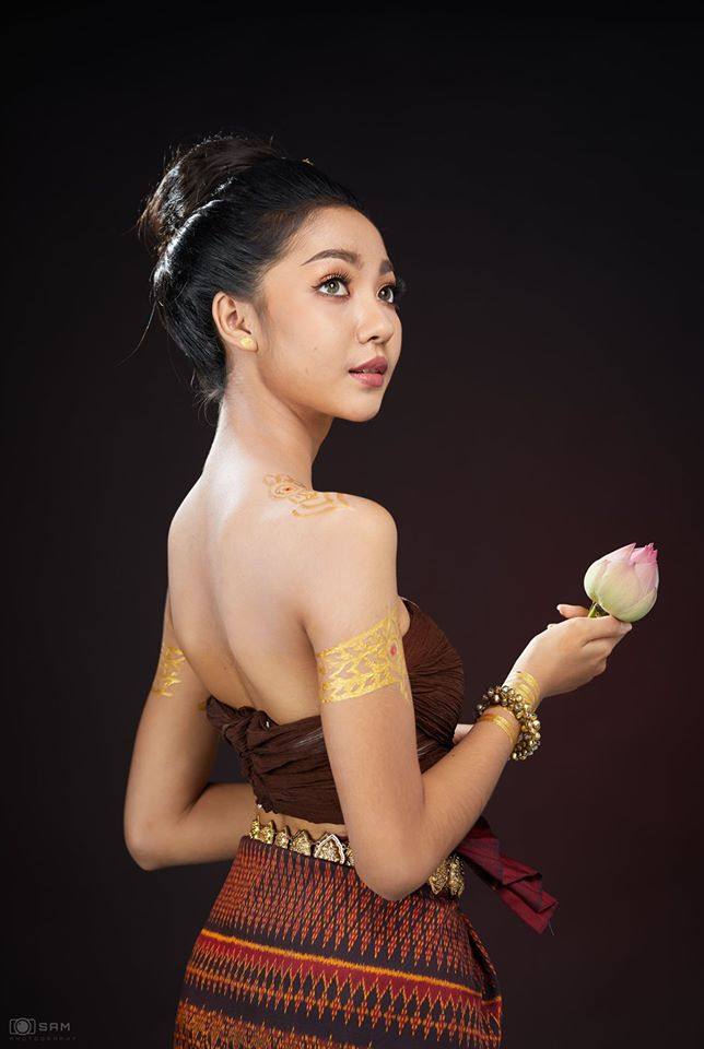 Thai traditional dress, ชุดพื้นเมืองอีสาน