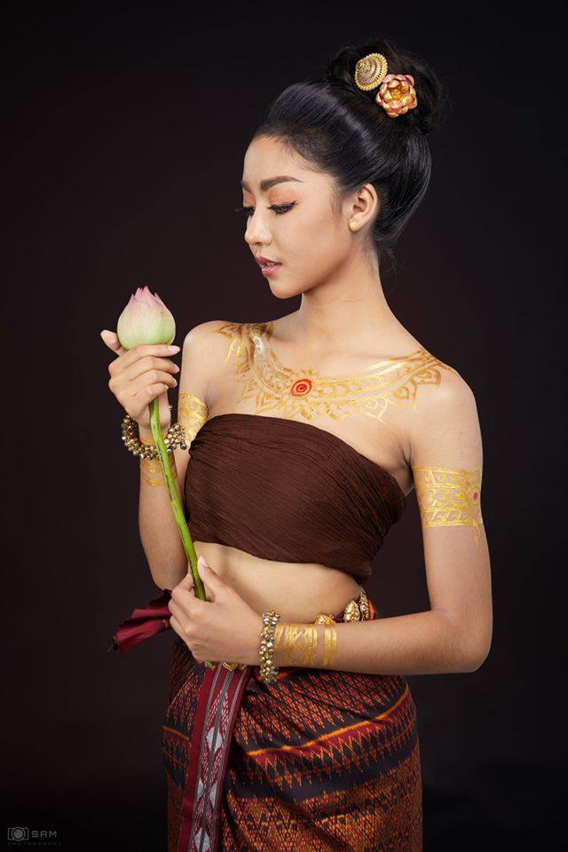 Thai traditional dress, ชุดพื้นเมืองอีสาน