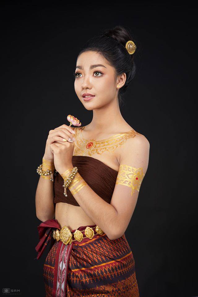 Thai traditional dress, ชุดพื้นเมืองอีสาน