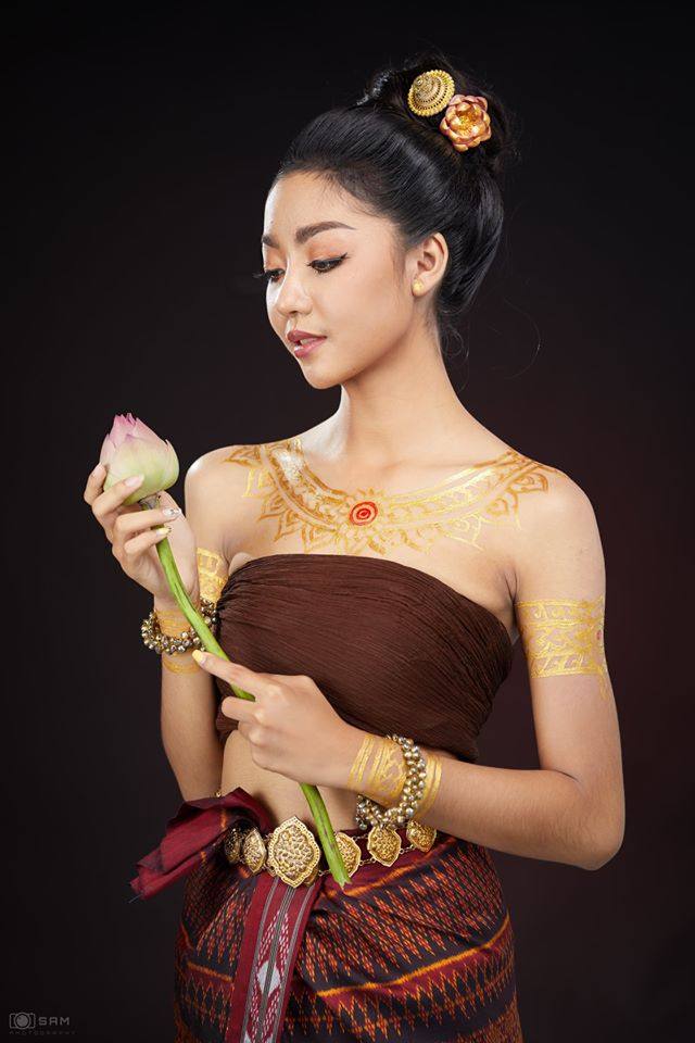 Thai traditional dress, ชุดพื้นเมืองอีสาน