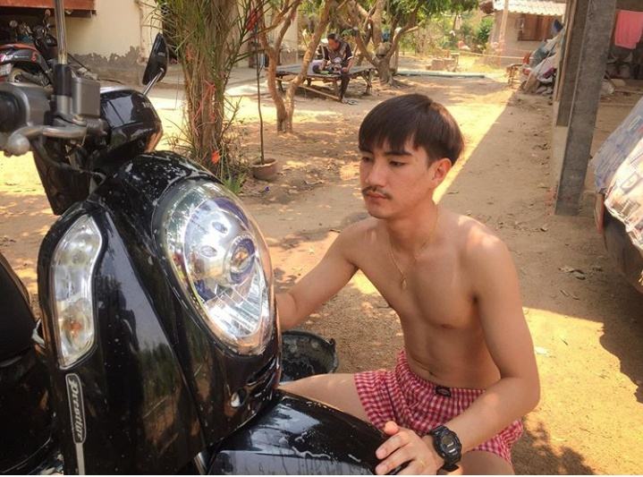 ดีต่อใจ#1162ผู้ชายล้างรถ