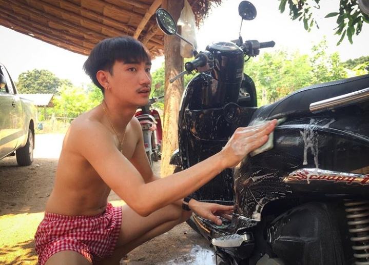 ดีต่อใจ#1162ผู้ชายล้างรถ