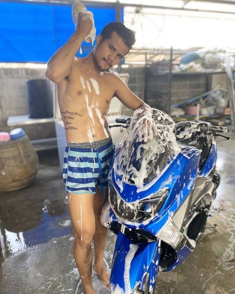 ดีต่อใจ#1162ผู้ชายล้างรถ