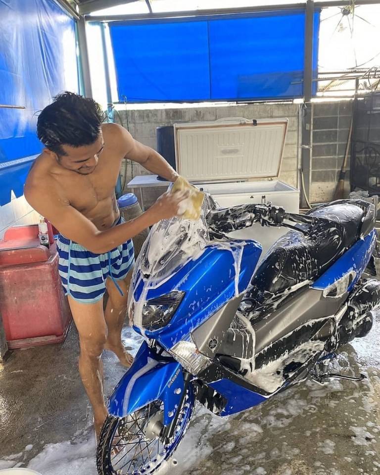 ดีต่อใจ#1162ผู้ชายล้างรถ