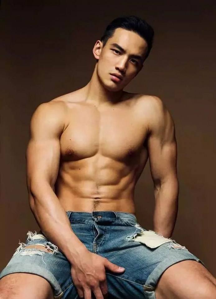 [OMGBoy038][18+] อยากแค่เอาลิ้นแตะลิ้น แตะปลายข้าวหลามของ Alvin Huang  มองรูปเขาแล้วรู้สึกจริงๆ ครับ