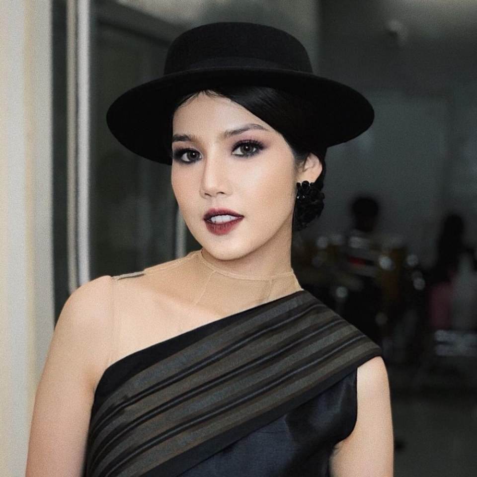 พลอย​ วรางคนาง