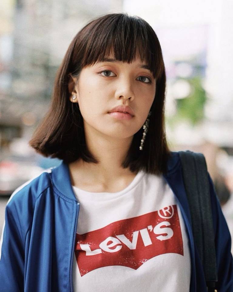 พลอย​ พลอย​ไ​พ​ลิน​