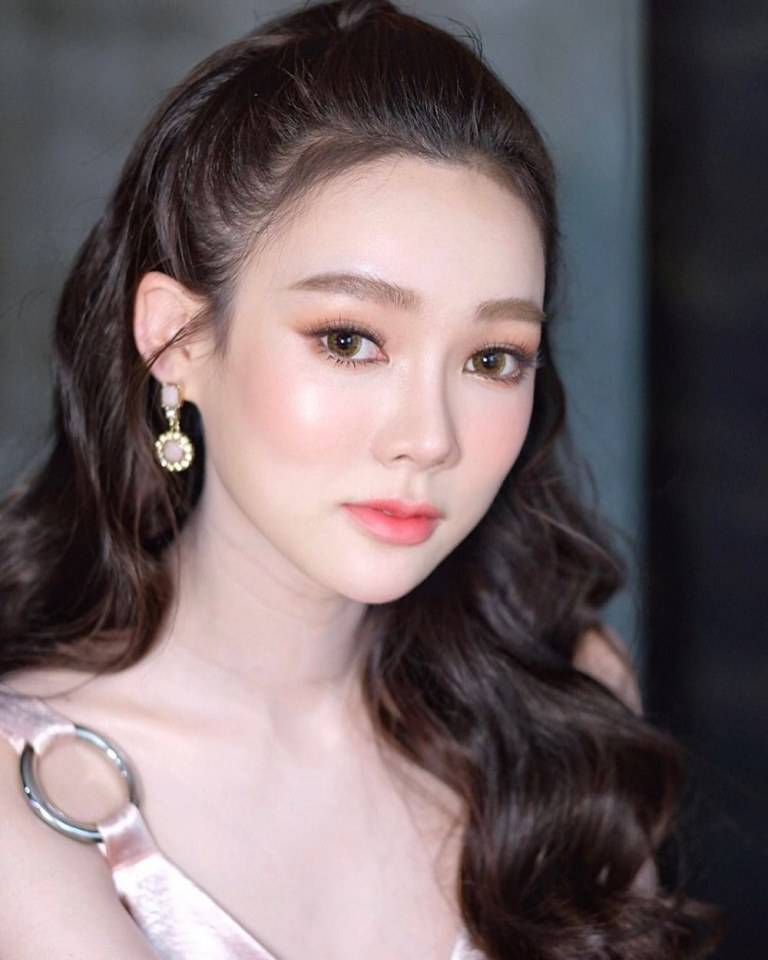 พลอย​ พงษ์​ร​ตี​
