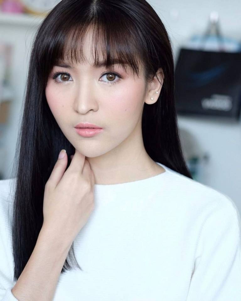 เมษา​ พลอยปภัส