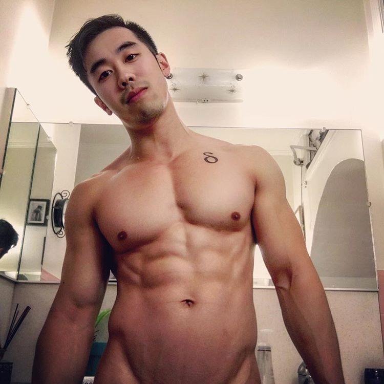 [OMGBoy040][18+] แค่ได้กอดแขน ลูบเคลา ก็รู้สึกดีแล้ว แค่อยากจินตนาการณ์ว่า James Gao กอดผม