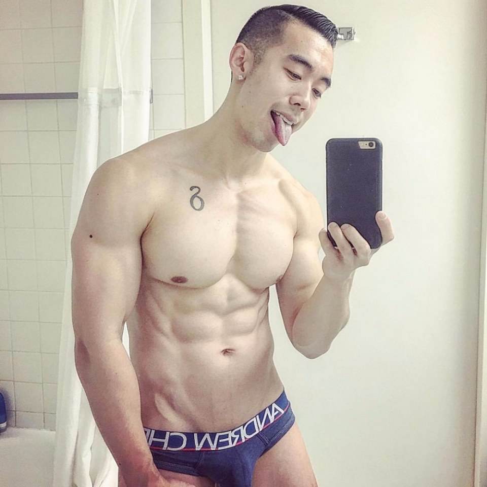 [OMGBoy040][18+] แค่ได้กอดแขน ลูบเคลา ก็รู้สึกดีแล้ว แค่อยากจินตนาการณ์ว่า James Gao กอดผม