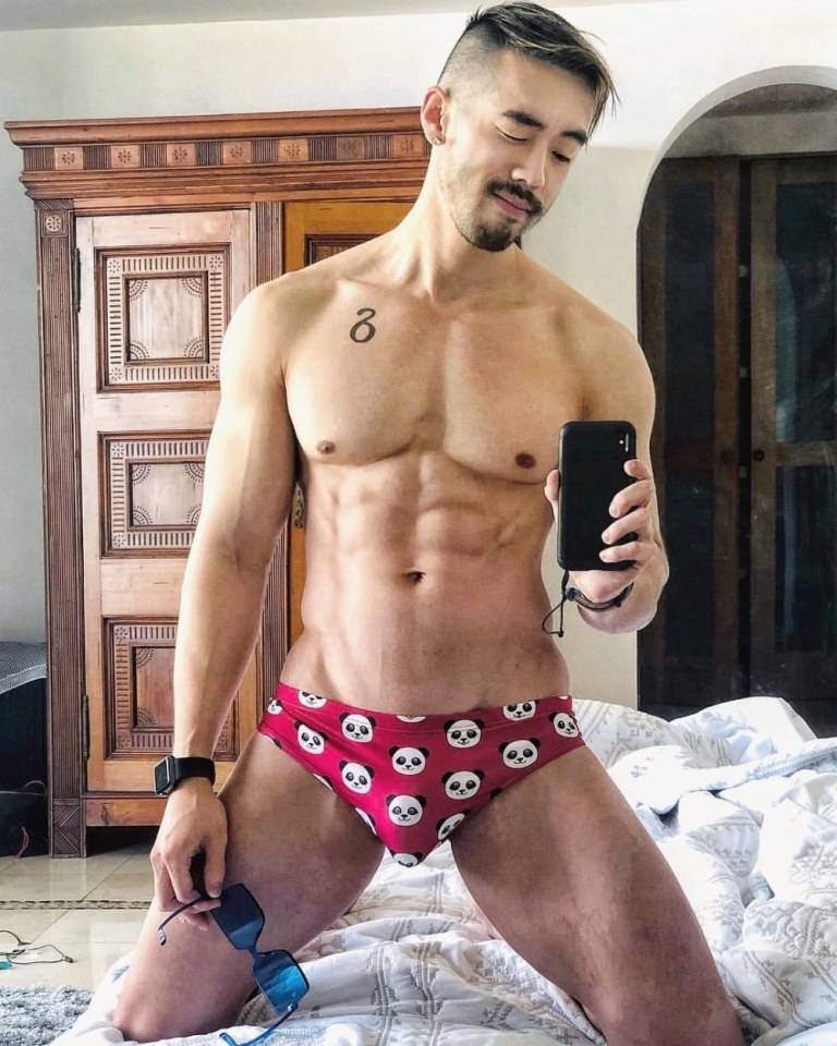 [OMGBoy040][18+] แค่ได้กอดแขน ลูบเคลา ก็รู้สึกดีแล้ว แค่อยากจินตนาการณ์ว่า James Gao กอดผม