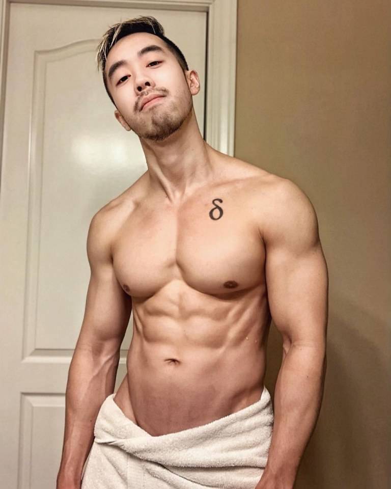 [OMGBoy040][18+] แค่ได้กอดแขน ลูบเคลา ก็รู้สึกดีแล้ว แค่อยากจินตนาการณ์ว่า James Gao กอดผม
