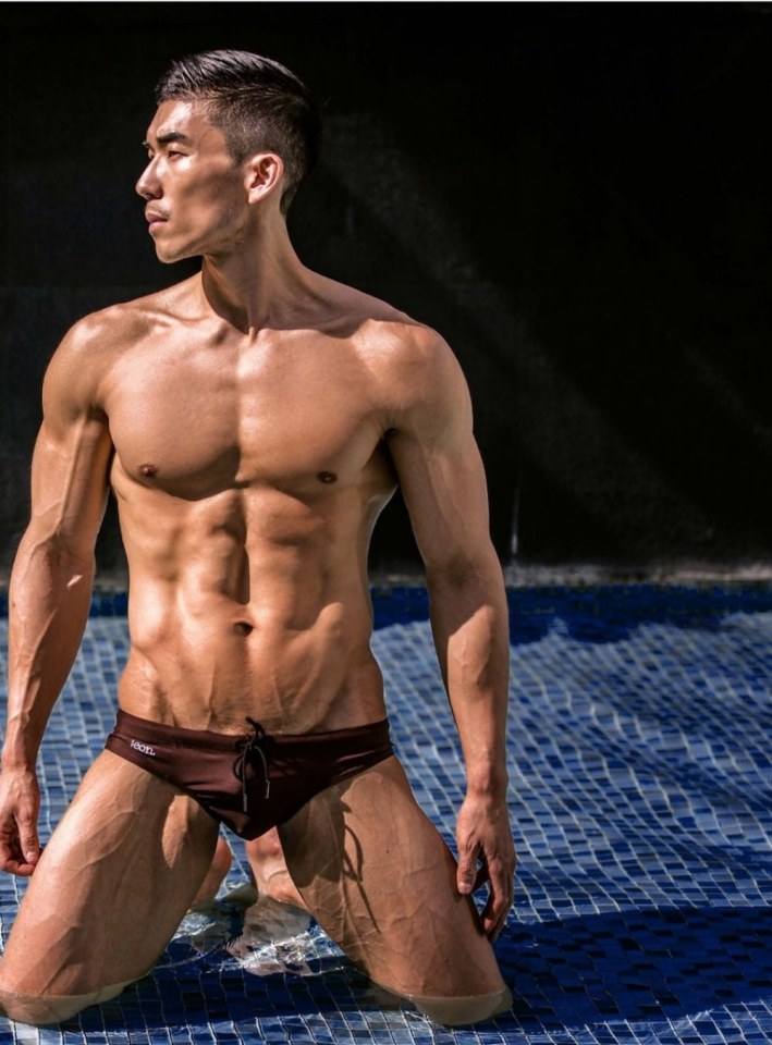 male body 224