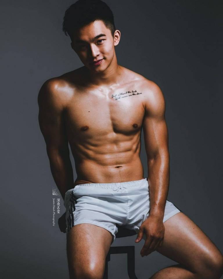 male body 224