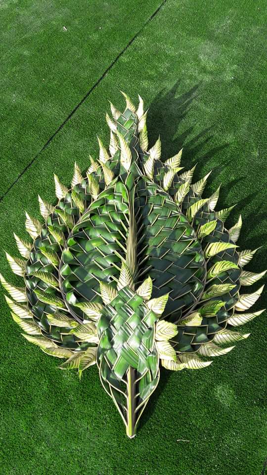 Thai handiwork - coconut leaves folding by ภูผา แม่น้ำ ม่านหมอก