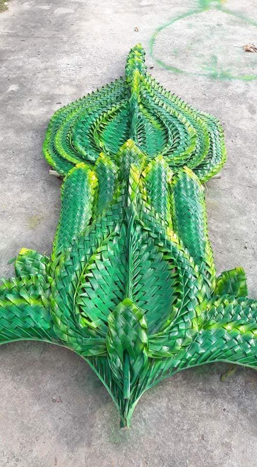 Thai handiwork - coconut leaves folding by ภูผา แม่น้ำ ม่านหมอก
